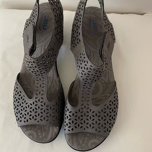 JBU Sandals 8M